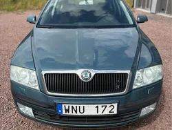 Grön Begagnad 2005 Skoda Octavia Elegance Halvkombi | 17 000 kr (Lite dyr)