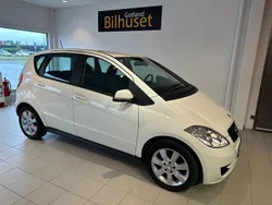 Vit Begagnad 2010 Mercedes A160 Classic Halvkombi | 124 900 kr
