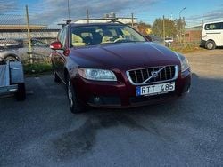 Röd Begagnad 2007 Volvo V70 Momentum Kombi | 39 000 kr (Bra pris)