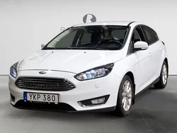 Vit Begagnad 2016 Ford Focus Titanium Halvkombi | 114 900 kr (Marknadspris)