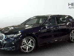 Svart (black) Begagnad 2025 BMW 520 M Sport Kombi | 626 700 kr (Dyr)