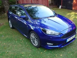 Blå Begagnad 2017 Ford Focus ST-Line Kombi | 100 000 kr (Marknadspris)