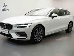 Vit Begagnad 2022 Volvo V60 Kombi | 349 900 kr (Superpris)