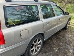 Brun Begagnad 2005 Volvo V70 Kinetic Kombi | 3 700 kr
