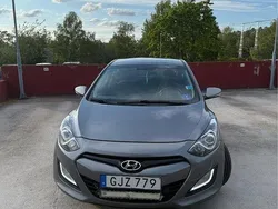 Grå Begagnad 2014 Hyundai i30 Halvkombi | 87 900 kr (Lite dyr)