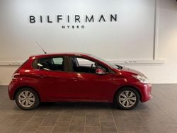 Mörkröd (röd) Begagnad 2015 Peugeot 208 Halvkombi | 49 900 kr (Bra pris)