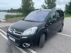 Svart Begagnad 2013 Citroën Berlingo Minibuss | 63 000 kr (Marknadspris)