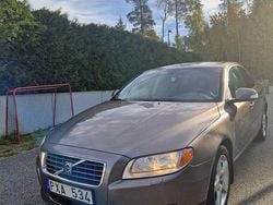 Grå Begagnad 2008 Volvo S80 Sedan | 69 000 kr (Marknadspris)