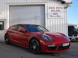 Röd Begagnad 2023 Porsche Panamera 4 Platinum Edition Sedan | 869 000 kr (Superpris)