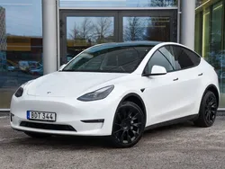 Vit Begagnad 2021 Tesla Model Y Long Range SUV | 374 900 kr (Marknadspris)