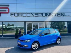 Blå Begagnad 2015 VW Polo Halvkombi | 99 000 kr (Marknadspris)