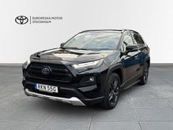 Svart Begagnad 2021 Toyota RAV4 Hybrid SUV | 389 900 kr (Marknadspris)