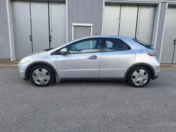Silver Begagnad 2009 Honda Civic Halvkombi | 35 900 kr (Marknadspris)