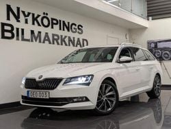 Vit Begagnad 2016 Skoda Superb LAURIN & KLEMENT Kombi | 189 900 kr (Marknadspris)