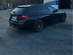 Svart Begagnad 2016 BMW 320 Sport Line Kombi | 165 000 kr (Marknadspris)