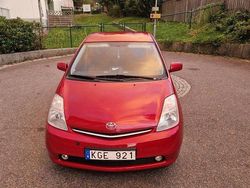 Röd Begagnad 2006 Toyota Prius Halvkombi | 55 500 kr (Marknadspris)