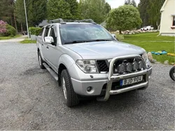 Silver Begagnad 2010 Nissan Navara Pickup | 90 000 kr (Marknadspris)