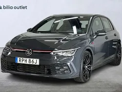 Grå Begagnad 2021 VW Golf VIII GTI Halvkombi | 299 900 kr (Marknadspris)