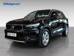 Svart Begagnad 2022 Volvo XC40 Momentum SUV | 329 900 kr (Marknadspris)
