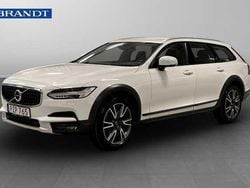 Vit Begagnad 2018 Volvo V90 CC Pro Kombi | 364 900 kr (Marknadspris)