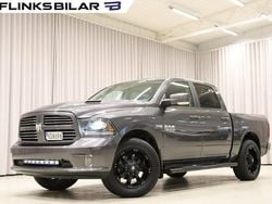 Mörkgrå (grå) Begagnad 2017 Dodge Ram Pickup | 299 800 kr (Bra pris)