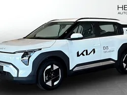 Vit (white) Ny 2025 Kia EV3 SUV | 473 330 kr (Lite dyr)