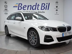 Alpinvit Begagnad 2021 BMW 330e M Sport Kombi | 349 500 kr (Marknadspris)