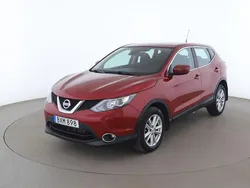 Röd Begagnad 2014 Nissan Qashqai SUV | 120 000 kr (Marknadspris)