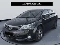 Svart Begagnad 2014 Toyota Avensis Kombi | 129 000 kr (Marknadspris)