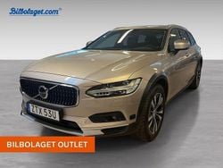 Grå Begagnad 2024 Volvo V90 CC Plus Kombi | 469 800 kr (Marknadspris)
