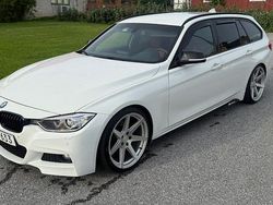 Vit Begagnad 2013 BMW 330 M Sport Kombi | 179 900 kr (Marknadspris)