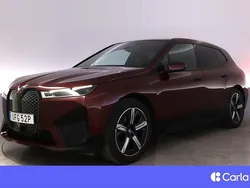 Röd Begagnad 2022 BMW iX Sport Line SUV | 555 900 kr (Marknadspris)