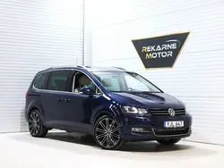 Mörkblå (blå) Begagnad 2016 VW Sharan GT Minibuss | 229 000 kr (Marknadspris)