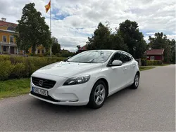 Vit Begagnad 2015 Volvo V40 Kombi | 125 000 kr (Marknadspris)