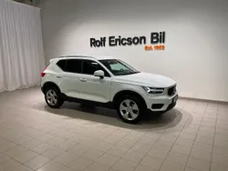 Vit Begagnad 2022 Volvo XC40 Momentum SUV | 309 500 kr (Marknadspris)