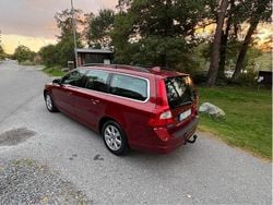 Röd Begagnad 2011 Volvo V70 Momentum Kombi | 95 000 kr (Marknadspris)