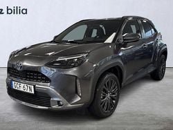 Mörkgrå Begagnad 2023 Toyota Yaris Cross SUV | 309 900 kr (Marknadspris)