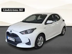 Vit Begagnad 2020 Toyota Yaris Hybrid Active Halvkombi | 189 900 kr (Lite dyr)