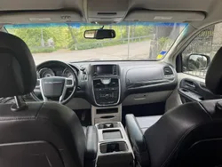 Grå Begagnad 2016 Chrysler Town & Country Minibuss | 175 000 kr