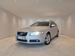 Ljusgrå Begagnad 2012 Volvo V70 Momentum Kombi | 114 900 kr (Marknadspris)