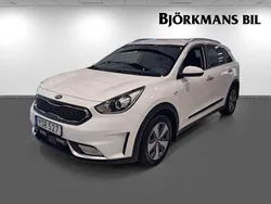 Vit Begagnad 2017 Kia Niro Advance SUV | 149 000 kr (Marknadspris)