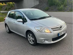 Silver Begagnad 2010 Toyota Auris Plus Halvkombi | 59 000 kr (Bra pris)