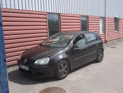 Svart Begagnad 2005 VW Golf IV Halvkombi | 36 900 kr