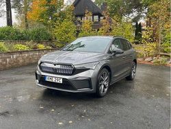 Grå Begagnad 2022 Skoda Enyaq iV SportLine SUV | 305 000 kr (Marknadspris)