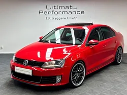 Röd Begagnad 2011 VW Jetta GTI Sedan | 119 000 kr