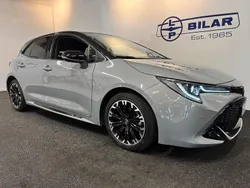 Grå Begagnad 2022 Toyota Corolla Hybrid Sport Halvkombi | 284 000 kr (Lite dyr)