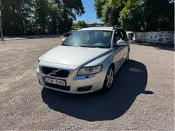 Grå Begagnad 2010 Volvo V50 Momentum Kombi | 28 000 kr (Bra pris)
