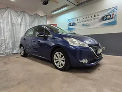 Mörkblå Begagnad 2012 Peugeot 208 Halvkombi | 39 000 kr (Marknadspris)