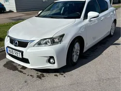 Vit Begagnad 2012 Lexus CT200h Halvkombi | 97 000 kr (Marknadspris)