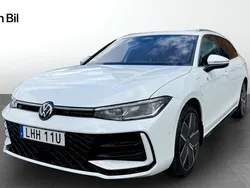 Vit Ny 2025 VW Passat R-line Kombi | 556 400 kr (Marknadspris)